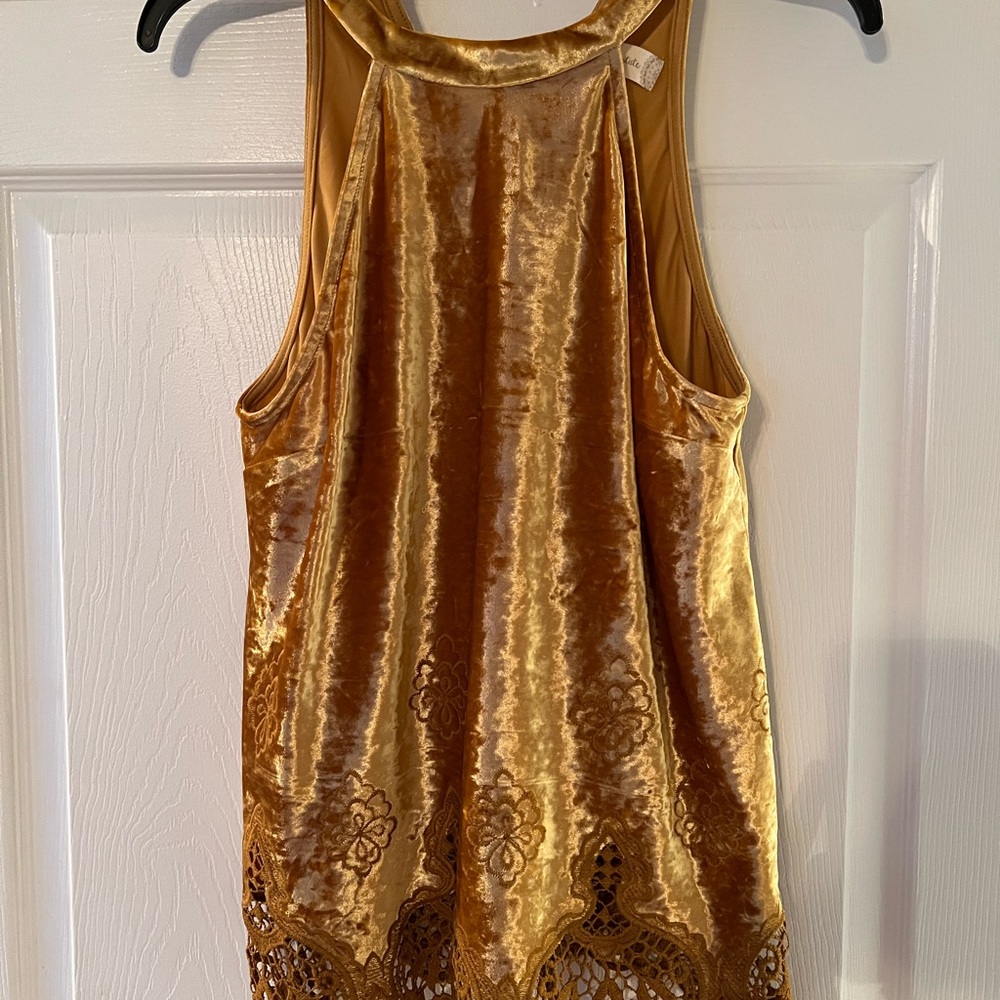 Sleeveless gold velvet top, Altar’s state, flowy shirt